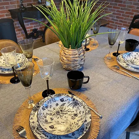 La Buissonniere, Sur Mer, Entre Et Campagne *